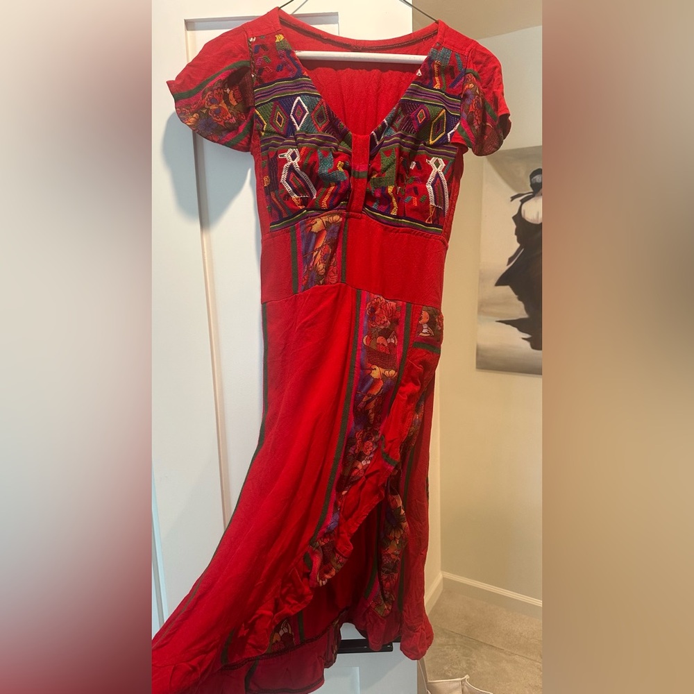 VTG Guatemalan embroidered indigo dress has beautiful asymmetrical ruffle line